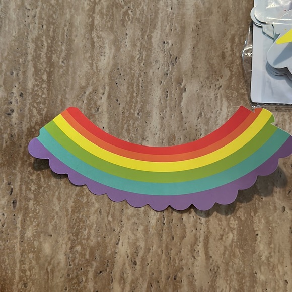 New but open Unicorn Cupcake decorative wrap - Picture 4 of 4